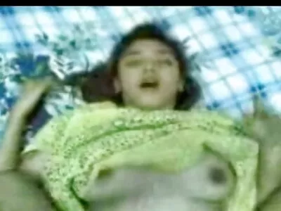 MILF عاشق پسر خوانده اش است و او این را با فيلم سكسى قديمى سوار شدن به او ثابت می کند